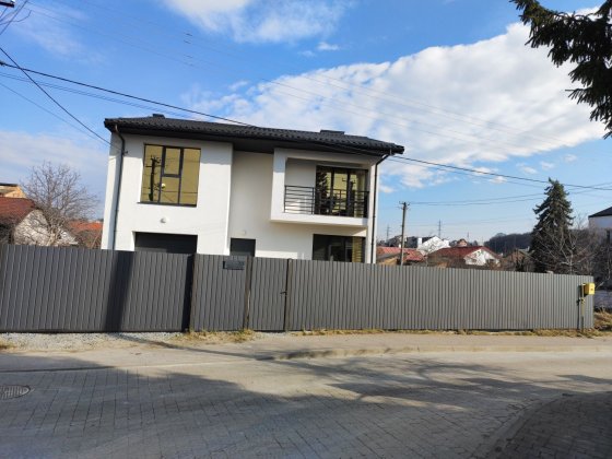 Будинок у Винниках з ремонтом і меблями Винники