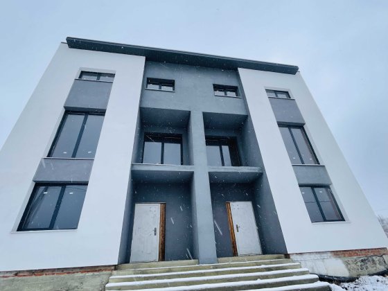 Продаж просторого  котеджу спарки Солонка Львів!