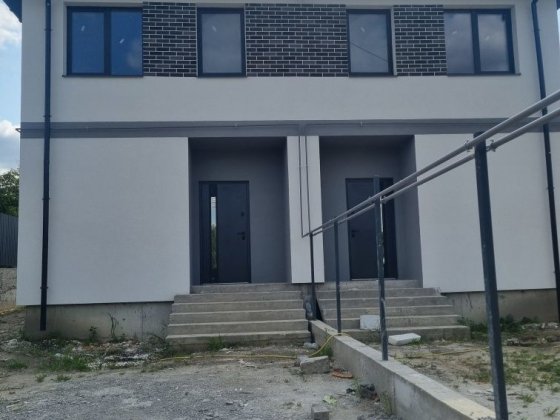 Продаж котедж Рудне готовий біля  Лісу поруч магазини та зупинка Рудное