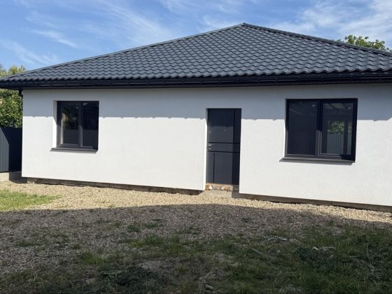 Продається цегляний будинок новобудова.