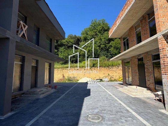 Сучасний дуплекс у Брюховичах з сонячними панелями, 15 кВт