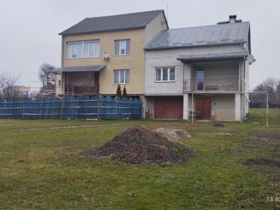 Продаж будинку в центрі Пустомит