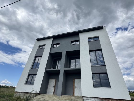 Продаж Танхаус Солонка + 4 сотки землі