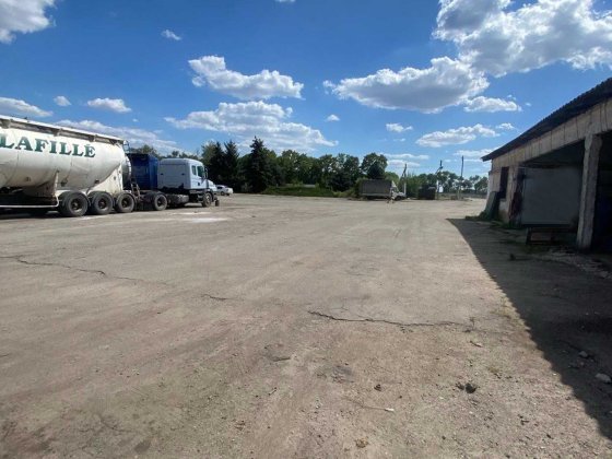 Сдам территорию в аренду под грузовые авто сельхоз.технику Охраняется Днепр