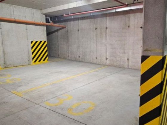 Продаж паркомісця кворум авеню Львів