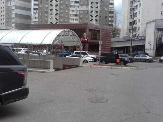 ОРЕНДА паркомісця в підземному паркінгу, вул.Мишуги, 8 Киев