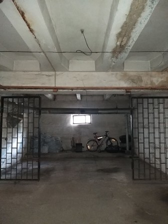 Здається 4 паркомісця - фото 1