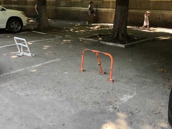 Стоянка, место для парковки, центр города