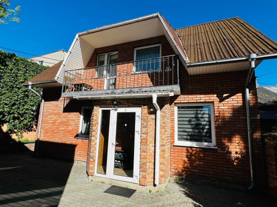 Терміново! Частина будинку в центрі Луцька з власним заїздом Луцьк