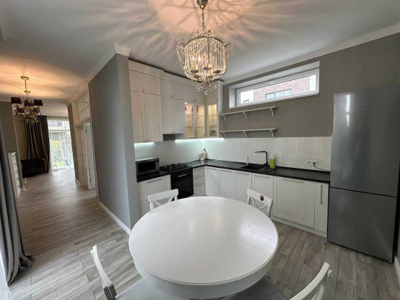 Продаж котеджу в селі Липники, КМ Липові Роси