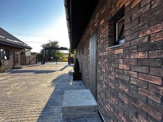 Продаж Таунхаус 90 м2 ,  2 паркомісця , дворик. 3 км БАВАРСЬКА КЛАДКА Зубра