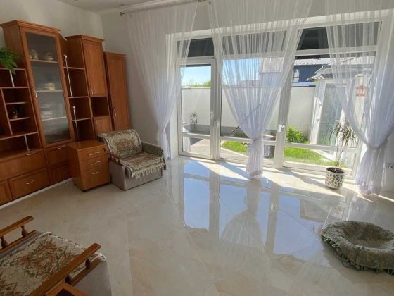 ПРОДАЖ котеджу з ремонтом в с.Зубра (поруч Сихова) Зубра