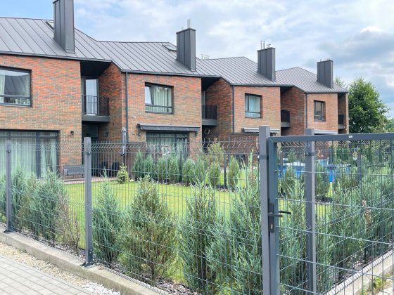 Продаж Таунхаусу в с. Зубра 3 сот. землі Зубра