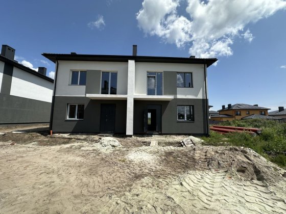 Продаж котеджів у с.Зубра Зубра