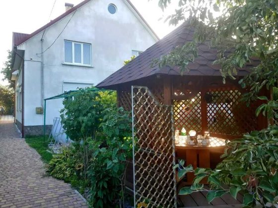 Будинок з бомбосховищем у передмісті Львова Зимняя Вода