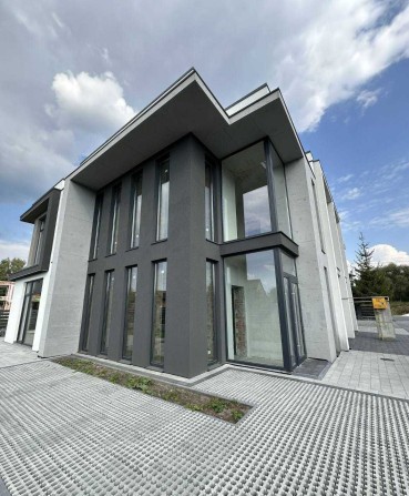 Продаж сучасних котеджів в Зубрі. - фото 1