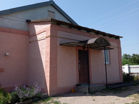 Продам будинок на березі річки Мигія