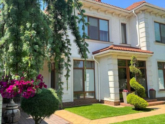 Продам дом  в  Совиньоне Лиманка