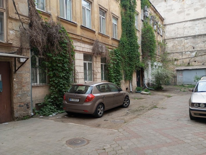 Сдам место для авто в центре - фото 1