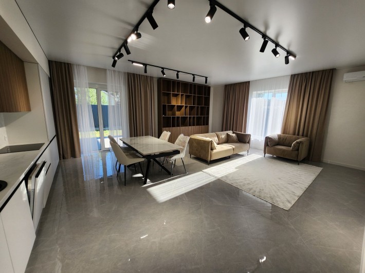 Продаж Будинку в Лісовій  Бучі з дизайнерських ремонтом - фото 1