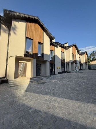 Таун в закритому містечку. Центральні комунікації. - фото 1