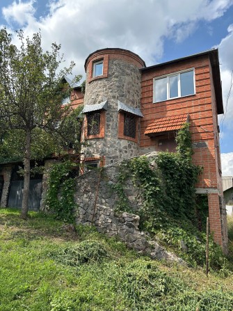 1.	Затишний сімейний будинок з власним двором — в самому серці Полтави - фото 1