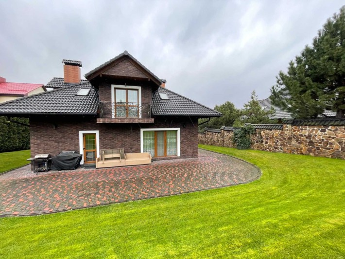 Продам красивий будинок з ремонтом та ділянкою біля Рівного - фото 1