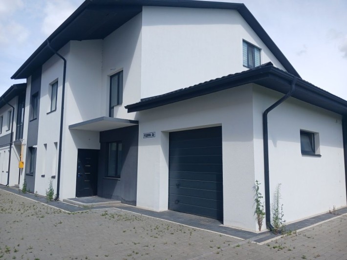 Продам котедж з гаражем у місті, Щасливе - фото 1