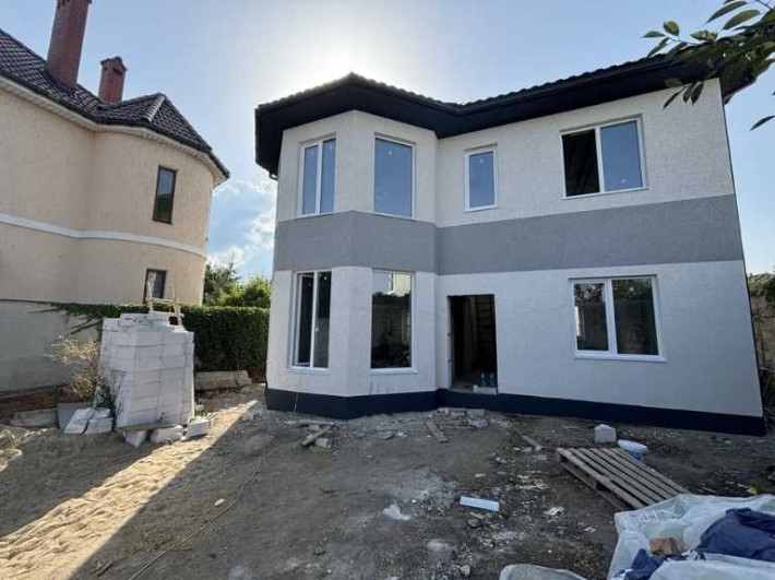 Продам новый 2-х этажный дом в с.Крыжановке (300 метров от моря) - фото 1
