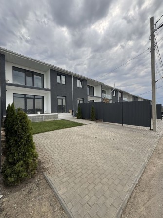 Таунхаус 130 м с ремонтом за 90 тысяч в червоном хуторе! - фото 1