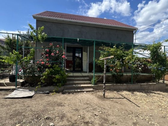 Продам будинок в пгт.Великодолинське Великодолинське