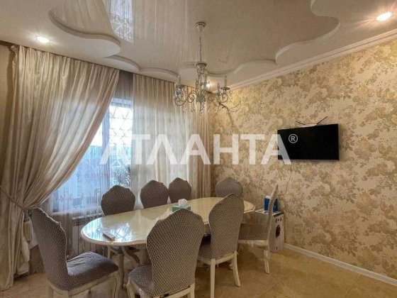 Продается дом с капитальным евроремонтом в с. Лески! Лески