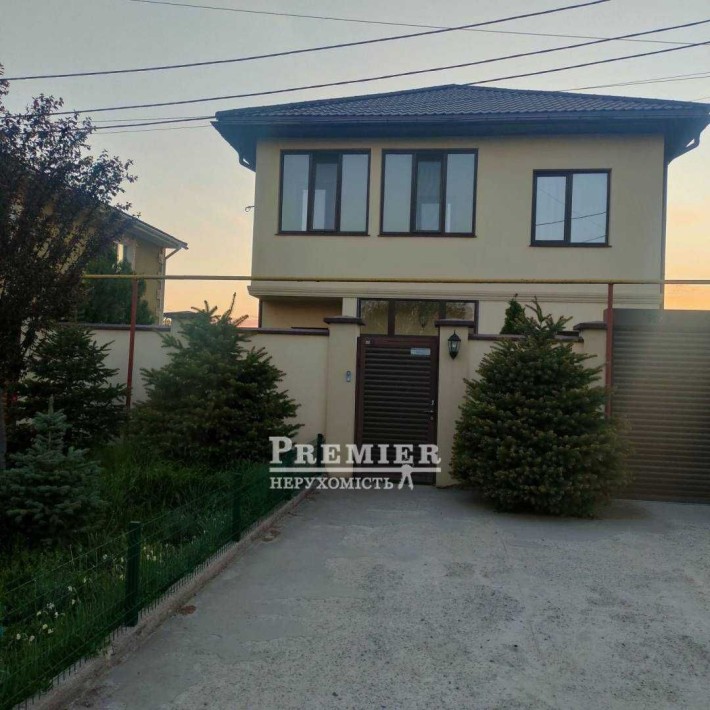 Продам 2-поверховий будинок у Лісках з ремонтом - фото 1
