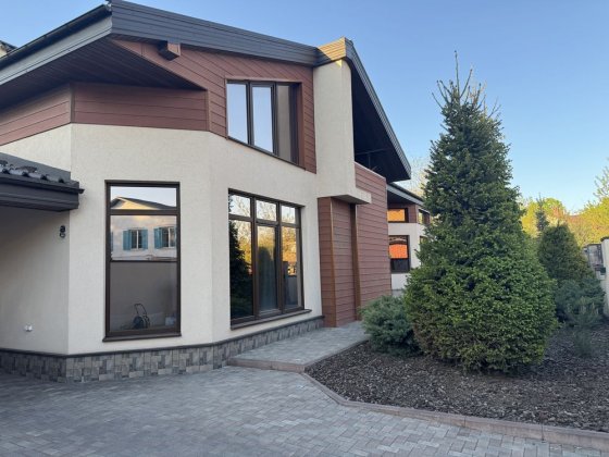 Сосновый Берег, в продаже современный дом с ландшафтом, у моря Лески