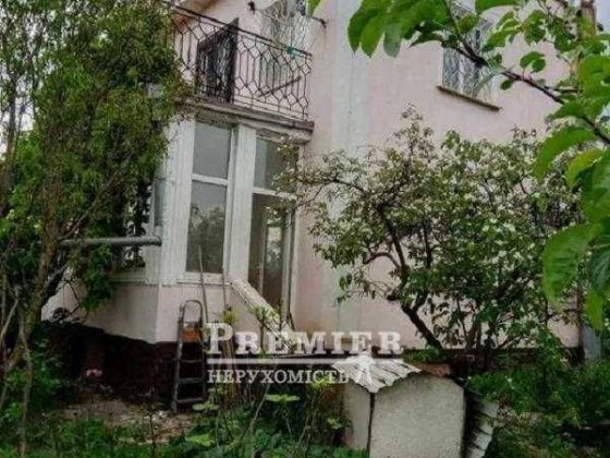 2-поверховий капітальний будинок на 12 сотках землі.  Світле Светлое