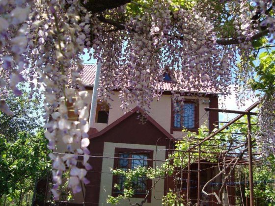 Продам 2-х эт.дом в Каролино-Бугазе,12 сот.земли,15мин.идти до моря Каролино-Бугаз