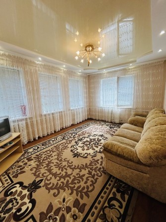 Продаж окремоі половинки будинку  з окремим заіздом . - фото 1