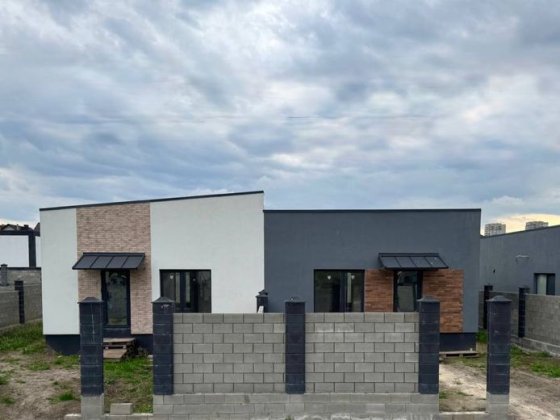 Продам готовий двоян біля Райського саду Ровно