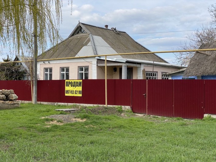 Дом в Беляевке центральная улица - фото 1