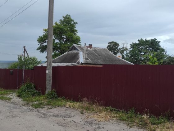 В м.Карлівка Полтавської.обл продам будинок усайбі 15 сот.
Вода, газ і Карловка