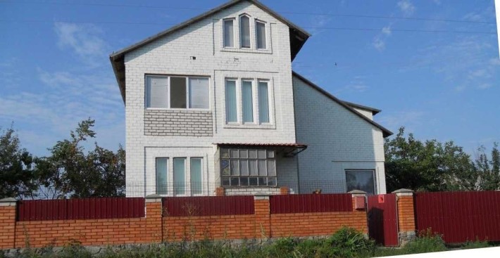 Продам свій будинок в центрі міста - фото 1