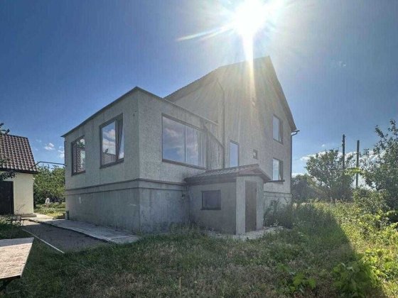 Пропонуємо до продажу будинок, побудований 2006 року Мачухи