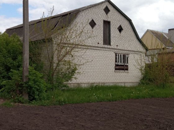 Продам будинок 10 соток землі Гребенка