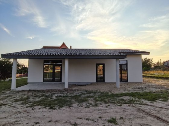 Будинок за вигідною ціною в с. Заболоття. Вараш