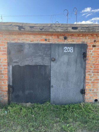 Продам гараж біля мікро-района, район поліклініки - фото 1