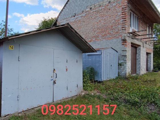 Продам  гараж в м. Стрий в кооперативі від садів Стрый