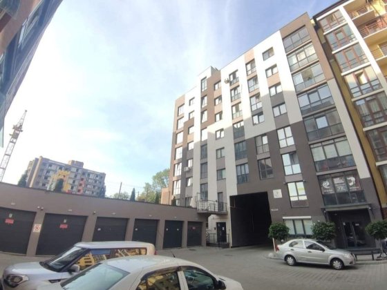Гараж центр м. Стрий вул. Шевченка 111б ЖК PARK HALL 33 м2 на 2 авто
