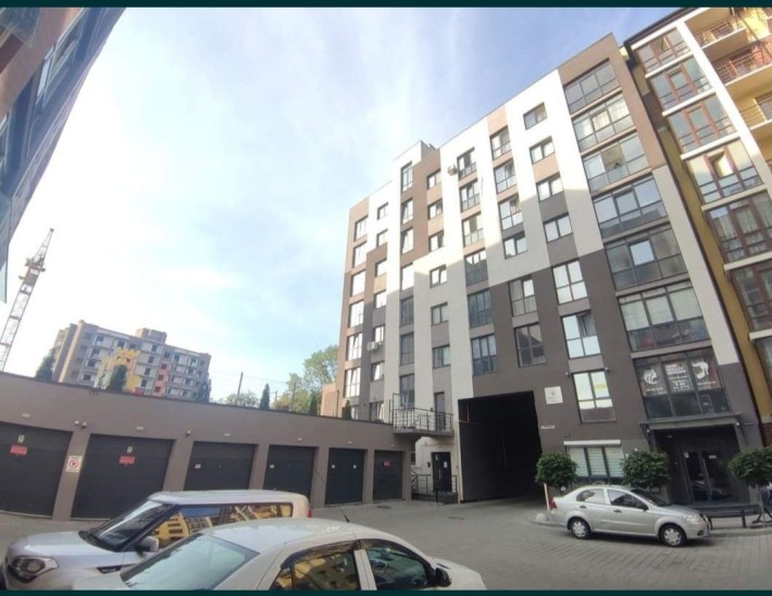 Гараж центр м. Стрий вул. Шевченка 111б ЖК PARK HALL 33 м2 на 2 авто - фото 1