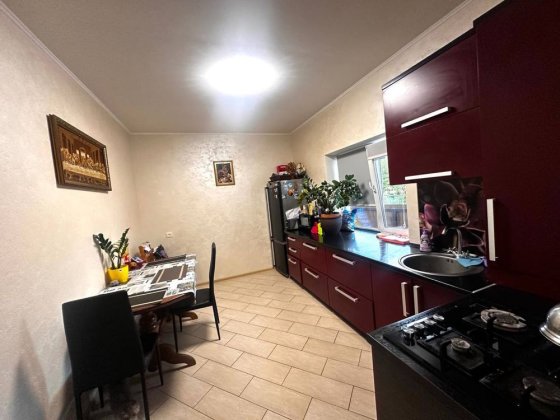 Продам частину будинку з окремим входом. Початок Тинного. Ровно