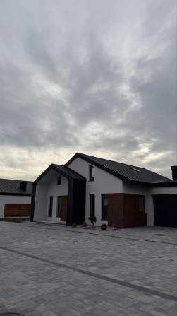 Продаж 2 поверхового будинку і ділянкою 5 соток, 190 кв. м, 4 кімнати - фото 1